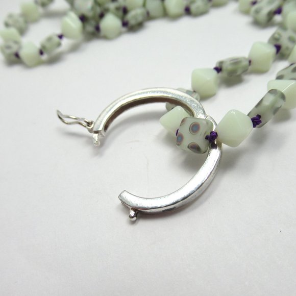 Hand knotted Uranium glass bead necklace - Picture 11 of 16